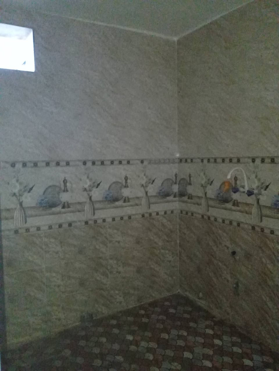 بيت للبيع 100 م
غرفتين 3.5*4
مطبخ 3*3
براني 4*4.5 
صالة ومنور 
طابق واحد 
حي العسكري شارع 30 قريب من مدرسة الجنائن
للاستفسار الاتصال على الرقم ***********
وكافة الخدمات من مدارس واسواق وتبليط 
معاملة كاملة تحويل مباشر اباسمك
