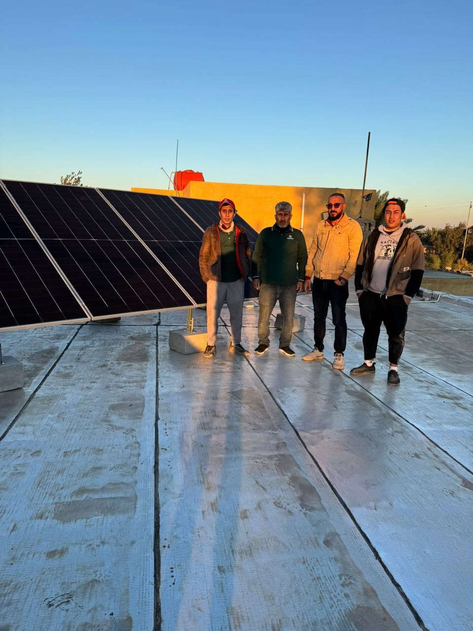 ⚡ بيت آخر يودّع المولّدات ويعتمد على الطاقة النظيفة ☀️

🔹 منظومة 27 أمبير
🔹 ألواح 620 واط عالية الكفاءة
🔹 هيكل حديد مغلون C-Channel
🔹 أداء ثابت واستقرار بالتيار
🔹 تنفيذ هندسي مدروس
🔹 ضمان حقيقي

مكتب الطاقة المستدامة
🔰 الوكيل الرسمي لشركة شيشن تكنلوجي - شركة هواوي - شركة لونجي 

📍 العنوان: كوت – الخاچية – شارع 40
📞 موبايل:
***********
***********
