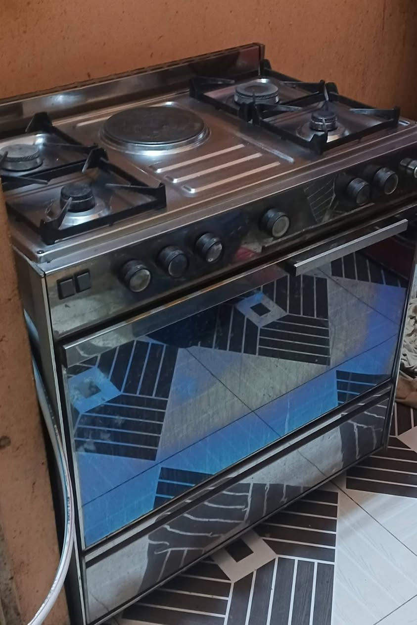 سلام عليكم طبخ للبيع 4 عيون ولوصطه اكترونيه طباخ نضيف السعر 225 مكاني ديالئ بعقوبه العزات ***********
