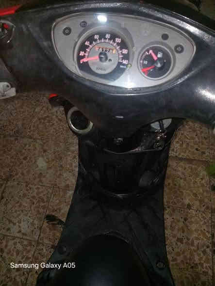 أسلام عليكم أخوان هاي الدراجه اشتريته صار ٣ أشهر الله شاهد ومو مستعمله بس شغلاتي الخاصه ومامحتاجه ادراجه اشتريته رنبه من الحريه وسعره موجود بلمكاتبه وشوفونه بس الدراجه جديده ابمعنه الكلمه الله شاهد كامله من كلشي  (***********) بغداد
