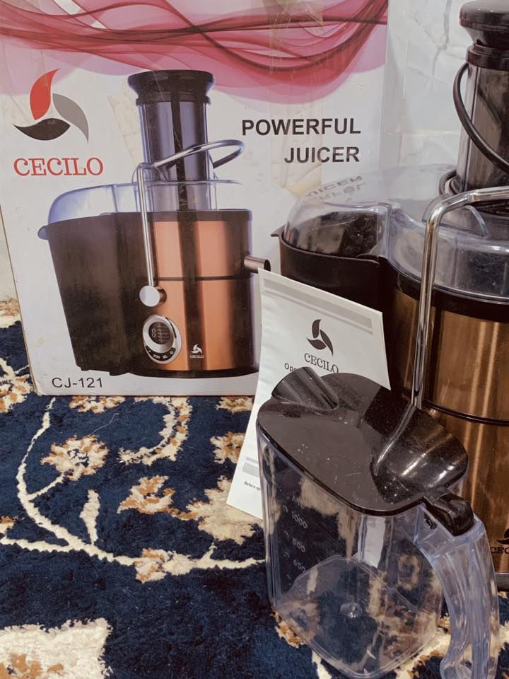 عصارة فواكه رقمية نوعية حديثة تعصر  جزر وكافة انواع الفواكه والخضراوات جديدة مستعملة مرتين فقط السعر 70 وبيها مجال التواصل على الرقم ***********
