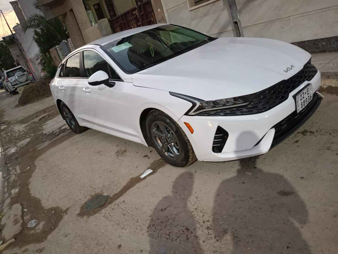 سيارة كي فايف للبيع وارد أمريكي ضررها جاملغ وباب السيارة ضررها بس أمريكا ، تشغيل عن بعد رادار أمامي حساس كاميرا خلفي رادارات جوانب بالمري صندوق ذكي يفتح عند الاقتراب السيارة نضيفة ، مواصفات بصمه ورادار ، ماشيه ٥٩ الف ، باسمي رقم أربيل ، بجم كبس 
السعر ١٦٥ 
للاتصال والاستفسار 
*********** 
*********** بغداد, العراق
