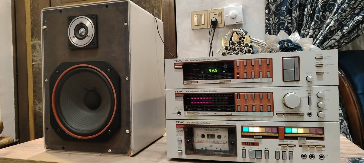 سستم تياك ٣ قطع امبلي فاير يشغل ٤ سماعات مع داك مسجل مع راديو حجم لارج كهرباء ٢٢٠ شغال بالكامل ونظيف جدا مع تك سماعه مالته تياك سعره ٢٥٠ قفل من الاخير


**إذا كنت صاحب هذا الإعلان وتريد حذفه لأي سبب، رجاءا أرسل رسالة إلى الدعم الفني**