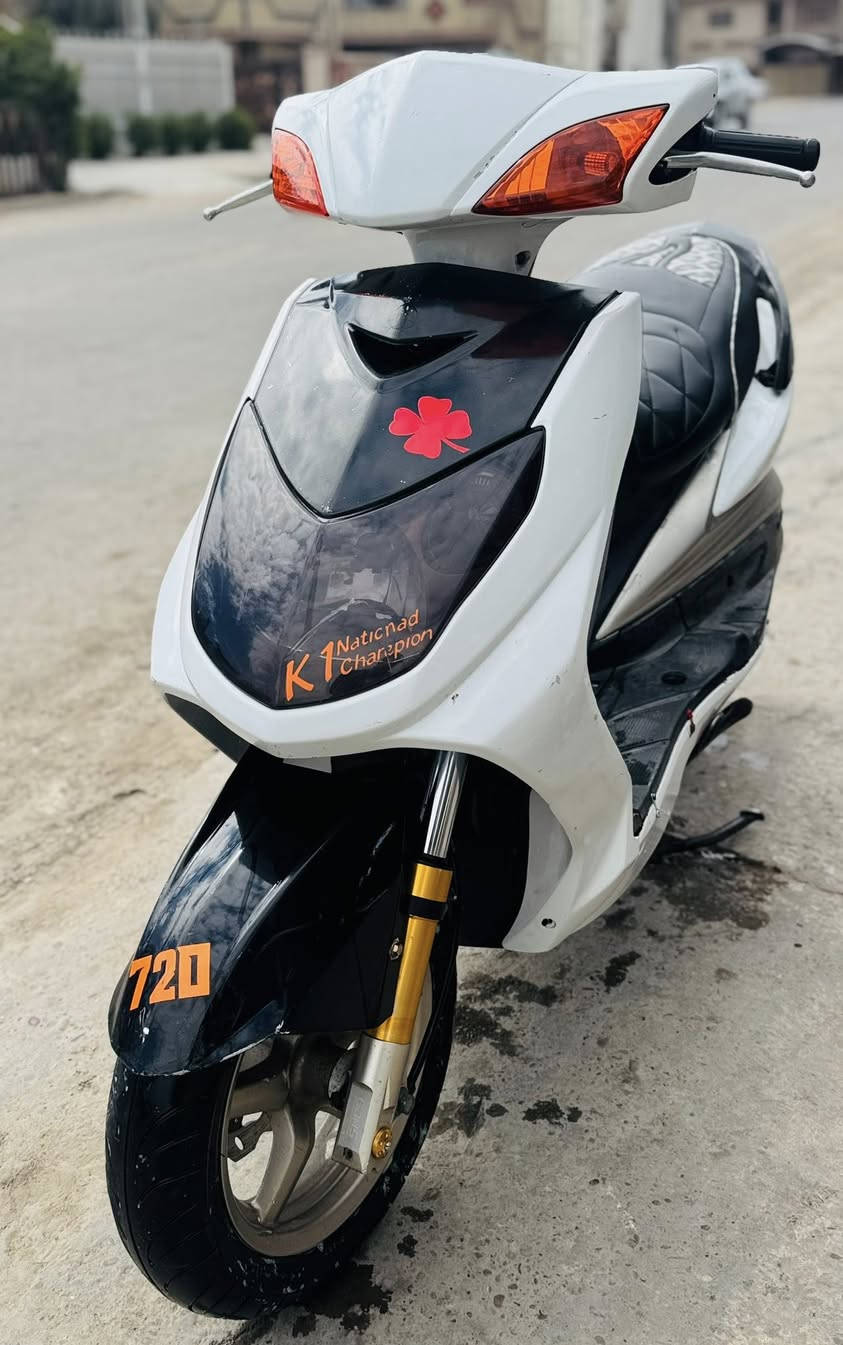 السلام عليكم سكنس فحل كابريتر بوشه ٥٨ بيها هواي تزويد دبل امامي رياضي فج بريك رياضي اكلاجات رياضي سلف رياضي هاوزن رياضي كشن رياضي الدرجه شلعه معدل متلزم كهرباياتها كلها شغاله زوج تايرات جلاتين الدراجه اي نقص ما بيها السعر ٧٠٠ وبيها مجال عنوان دوره شارع ٦٠ رقمي ***********
