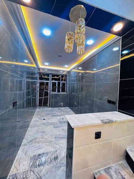 #دار للبيع 

مساحة 55 

الوجه 6 نزال 9

مدخلين يحتوي 

على صالة ومطبخ وخدمات 

وثلاث غرف نوم 😴 

العنوان حي الجهاد ديوان الضباط 

قرب أربع شوارع 

الاستفسار ***********
