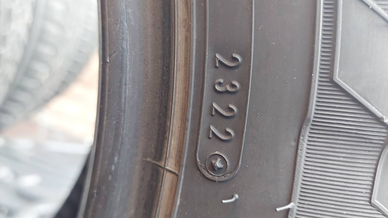 للبيع تخم تاير اصلي مال شركة إنتاج 22 
حجم 18 \60 \265 مكاني بغداد السعر 100 وبيهن مجال 
***********
