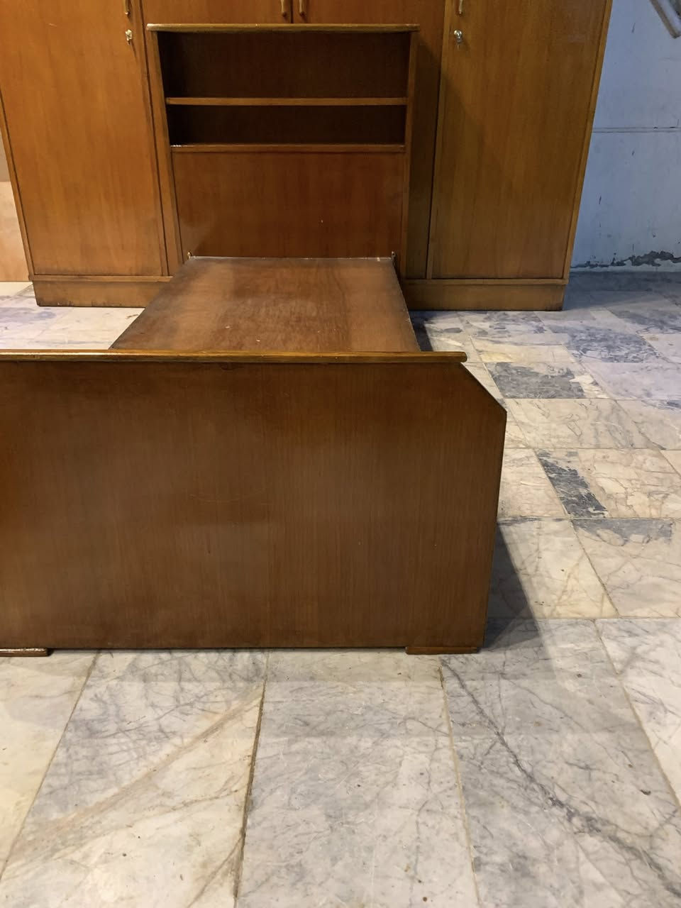 من رخصت مدير محترم كناتير صاج عدد اثنان كنتور ثلاث بيبان نضيف جدا تزكام درجه اولى الله شاهد خشب ثقيل ضهر جرجوبه  استعمال شهرين السعر 150 نهايته ويحتوي عل قاصه سريه \\\\\\كنتور سته بيبان خشب 5 ملم ثكيل جدا  حطاطه نقوش كله حفر صاج يدوي باب واحد اثنين يله يشيلونه عل ثكل مالته نضيف جدا السعر 200 رقم هاتف *********** مكلفه بالنشر عيني اتصال عل رقم فقط + جربايه نفر صاج سعر 50 مال كبار عرض متر وطول مترين
