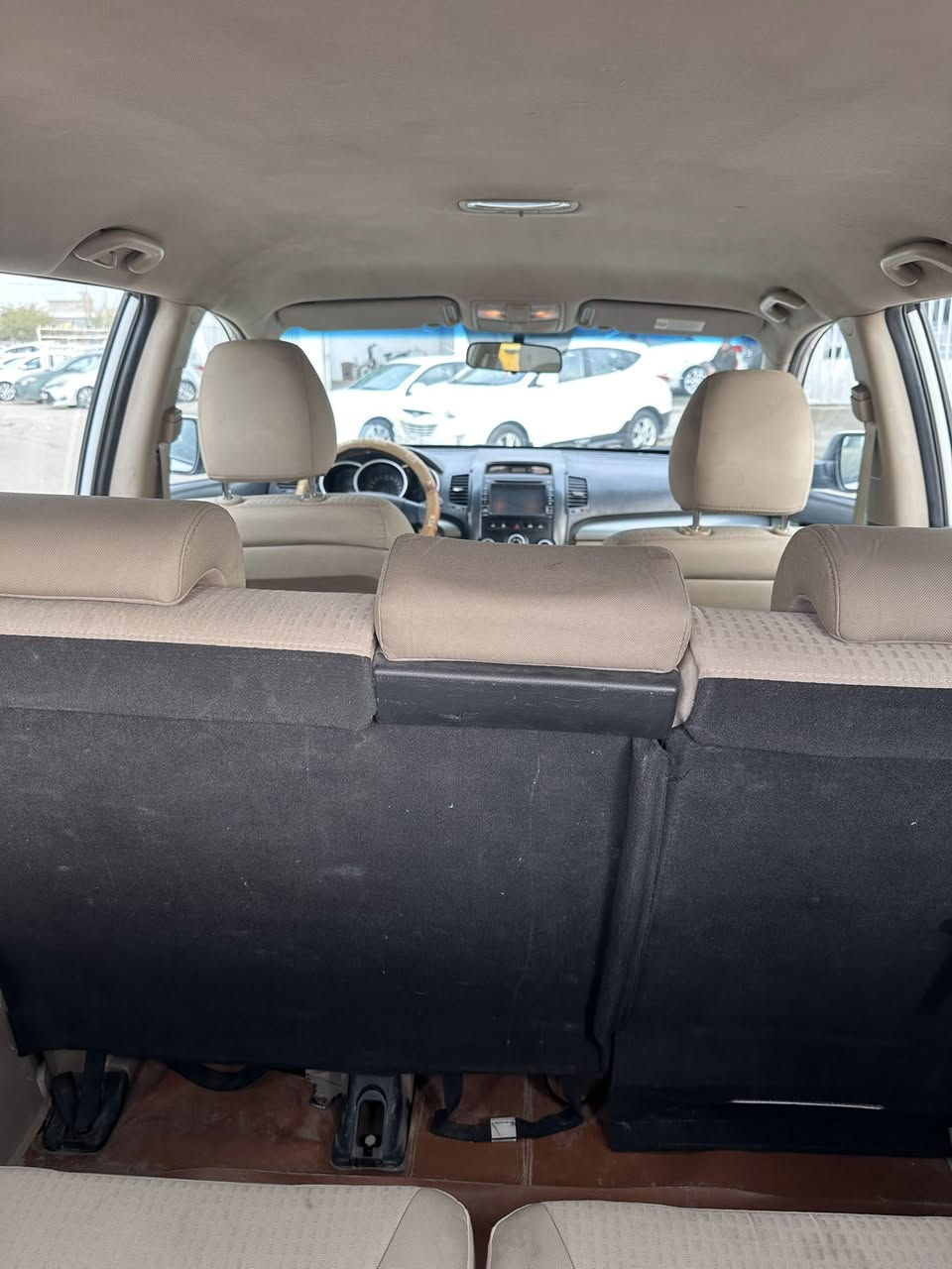 سورنتو 2012خليجي
محرك 4 سلندر 
ماشية : 255 الف 
رقم اربيل وجديد باسمي تحويل ثاني يوم
سنوية ينتهي شهر 4 /2026
تبريد قطعتين
سياره نضيفه حيل مابيها اي شي عدا بارد باب خلف سايق 
7راكب
والسعر147ورقه وبي مجال
***********
