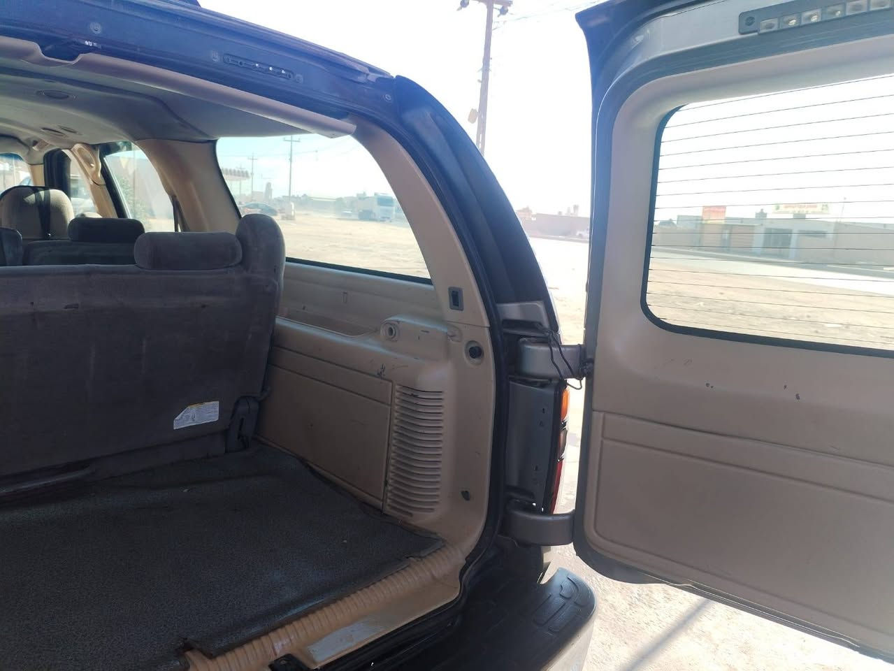 السلام عليكم للبيع بهبهان 2001رقم واسط صوليه كفاله من نقل الجثه والاصوليات تحويل ثاني يوم بدون صبغ والضربه تخم تاير برجستون مكينه 6/100 صار ٤شهور شاده وكير 1000السعر 128وبيها مجال حك الجيه مكاني كربلاء قضاء الحر ***********
