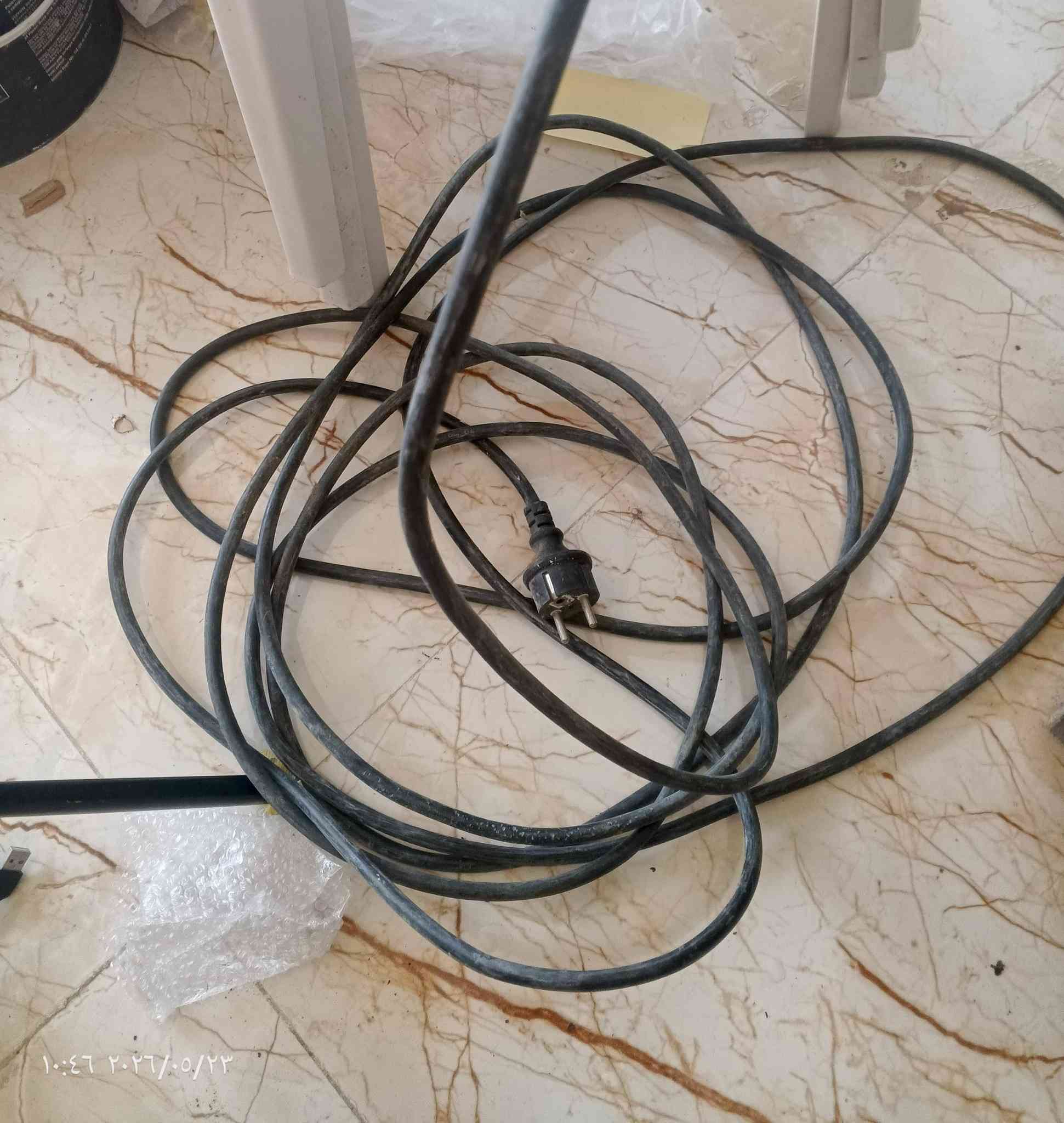 غطاس ماء ٣/٤ حصان بحالة ممتازة للبيع موبايل ***********
