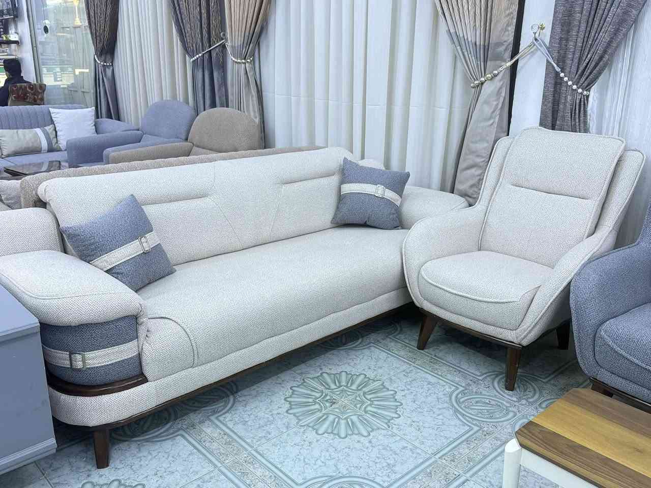 تخم مودرن تركي 
10 مقاعد 
نظام سرير 

🏠 العنوان 🏠
هيت- شارع الچري مقابل فرع باب الحاره

للحجز والاستفسار مراسلة الصفحة او الاتصال على الرقم. ☎️📞
***********
