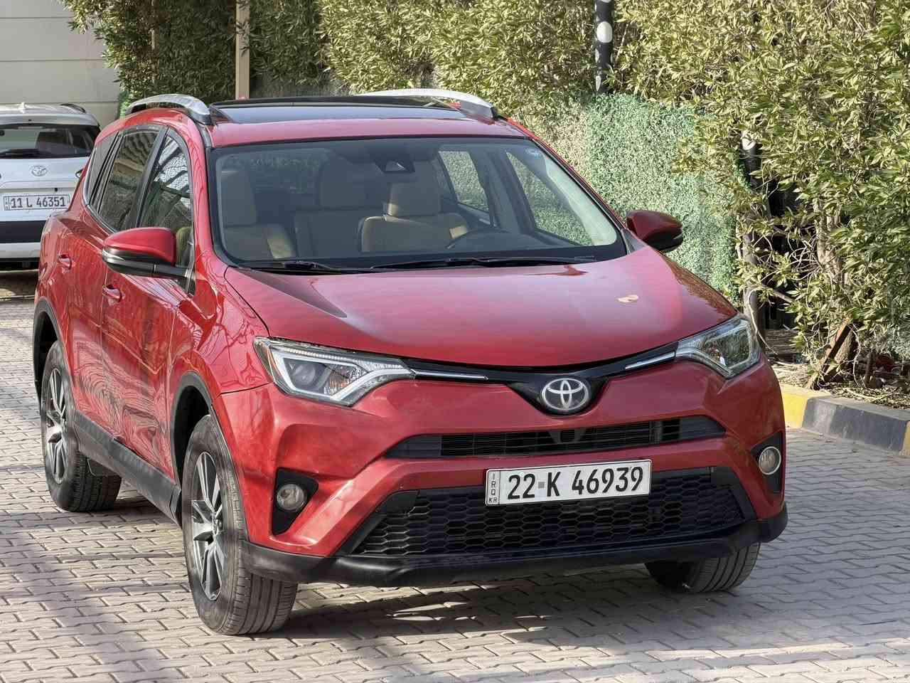 السلام عليكم . راف فور موديل 2017 فول مواصفات xle حادثها بنيد فقط بدون دواخل وبيهة بارد شبر بكصة القمارة اثر التحميل وممبين ماشية 85 مواصفات . سلايت شاشة وكامرا اصلية كروز سرعة تبريد بيانو صندوك كهرباء مكينة 2500 رقم اربيل باسمي هزة وسنوية كلها جديدة السعر 150 وبيهة مجال بسيط مكاني بغداد العامرية ***********
