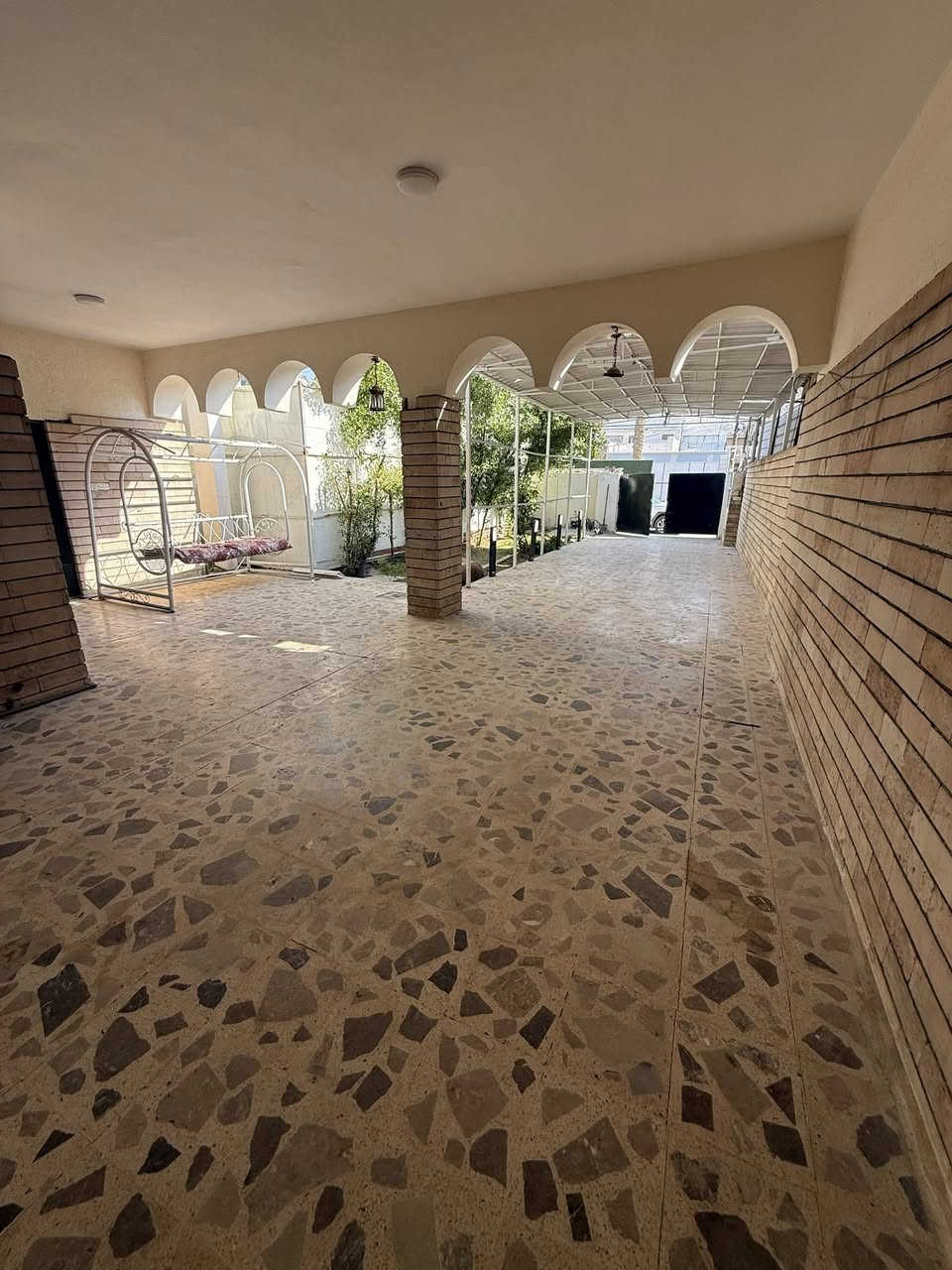 للايـجـار 🏠 الكرادة المسبـح

عنوان العقار 📍 الكرادة المسبح قرب سايدين كراج الفين

🔶 المساحة  400  مـتـر

يحتوي على كراج حديقة صالة مطبخ حار مطبخ بارد 

غرف عدد 4 ومجموعة صحيات ✔️

ــــــــــــــــــــــــــــــــــــــــــــــــــــــــــ
‎‏‎((شركة دار السلطان للعقار حيثٌ تَلتَقي الرُوٌية ,بلتَمَيٌز ))

❗️❗️ نسـتـقـبل العروض البيع الشراء والايجار ❗️❗️

بيع - شراء - ايجار - ادارة امـلاك - مقاولات عامة

‎‏‎📊كل ماعليك الاتصال أو المراسلة على الصفحة *ʲᵒⁱⁿ ᵘˢ*

 حسن زوانة *********** - ***********

‎‏‎الفرع الاول /عرصات الهندية مجاور فندق بلوم 

‎‏‎ الفرع الثاني /الـسـيـديــة الضباط مقابل افران الرباط

‎‏‎‏‎زبائننا الكرام بِكُم نَرتقي ونَتشرف بزيارتِكم ونَفتخر بخِدمتِكم ❤
