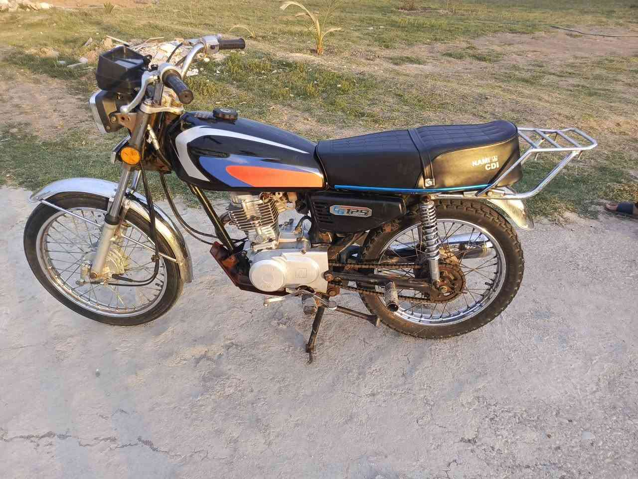 السلام عليكم دراجه للبيع ناعمه سعر 450 وبيها مجال***********
