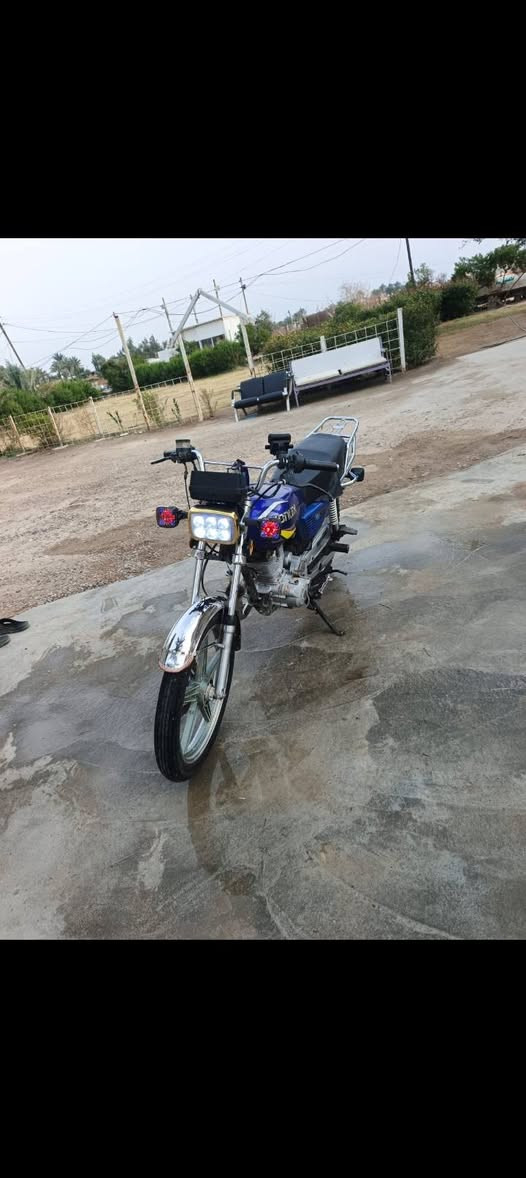 سلام عليكم شباب دراجه ايراني غير من الله موديل 2023 خمسه كير دراجه كلشي شغال بيه اوراق ضايعه اكفلك سرقه وعشائر مكاني بياع تقاطع درويش *********** ادخلي واتساب بيك خير تدلل رائده بخمسميه بيه مجال
