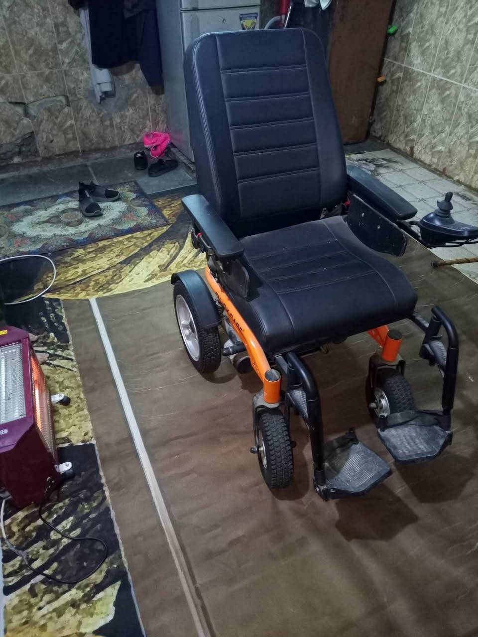 السلام عليكم شباب عربانة شحن مال ناس اكبار بل عمر جديده استخدام اقل الشهر السعر 400 وبيها مجال الاستفسار *********** نصير الكعبي
