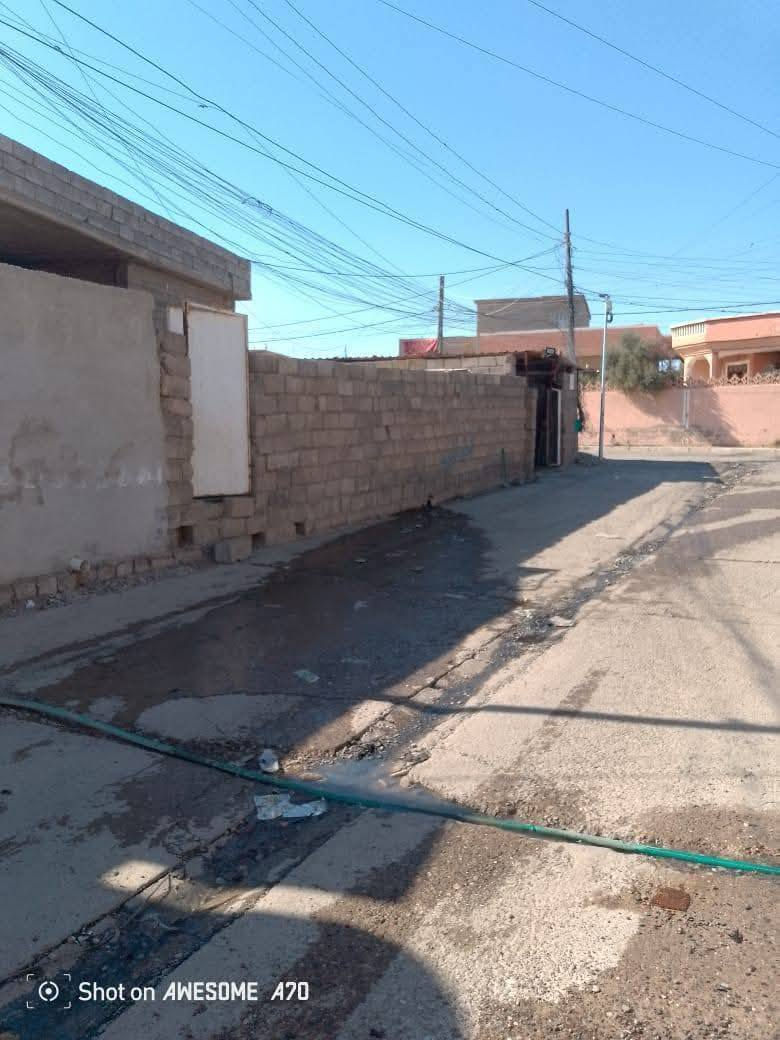 السلام عليكم
بيت  سند  للبيع ويرهم مراوس ويرهم مقدمه ولباقي قسد
مساحة  300 متر
يتكون البيت
من غرفتين
ومطبخ
حمام و ربعة
البيت هيكل
المكان السوسة
جيران بشير الدخيل
ومحمود العگلة
واسماعيل الحماوة

للاستفسار الاتصال على الرقم
***********
