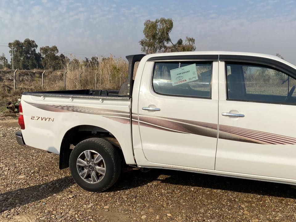 للبيع تيوتا  هايلوكس موديل2012كويتي كير عادي رقم الهاتف ‭0782 446 1045‬
