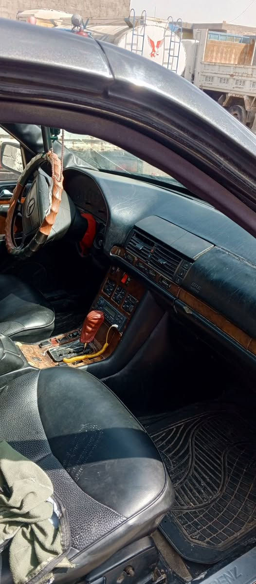 سلام عليكم سيارة البيع كير محرك اكسن مكفؤلات محرك بطة مؤديل 92 سيارة مصبؤغة عام  كهربائيات مكفؤلة  تخم تاير جديد. ***********  مكان سيارة بغداد مكلف بنشر
