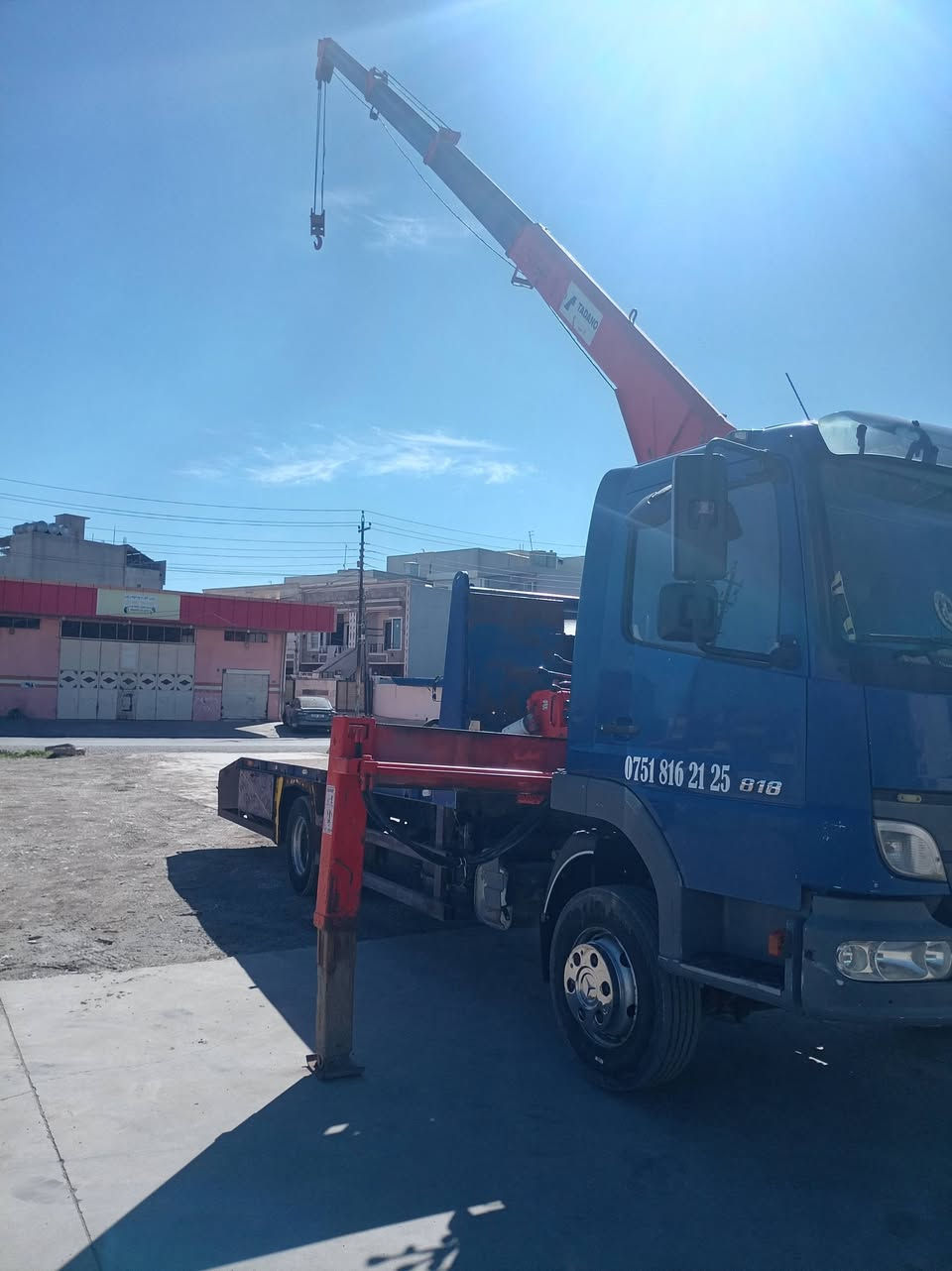 کرێن اتیکۆ مۆدیل 2006 کرێن داتانۆ  سێ سلایت و سێ تەن سەنەوی تازە نوێ کرایتەوە تاکو 2031 نوێیە تازە مەکینەی ئەوروپی نوێم بۆ گۆڕیوە بە کاملی فەحس و هەزەی نوێیە ساردی و گەرمی مەسبوتە سەیارەکە کامل جاهیزە یەک دینار مەسروفی نیە و کێڕ و مەکینە و ئەکسل و شانسی بەشەرت غرامە و بەناو کردن بەشەرت
سەیارەکە ڕەقەم هەولێرە 
شوێن هەولێر
***********
