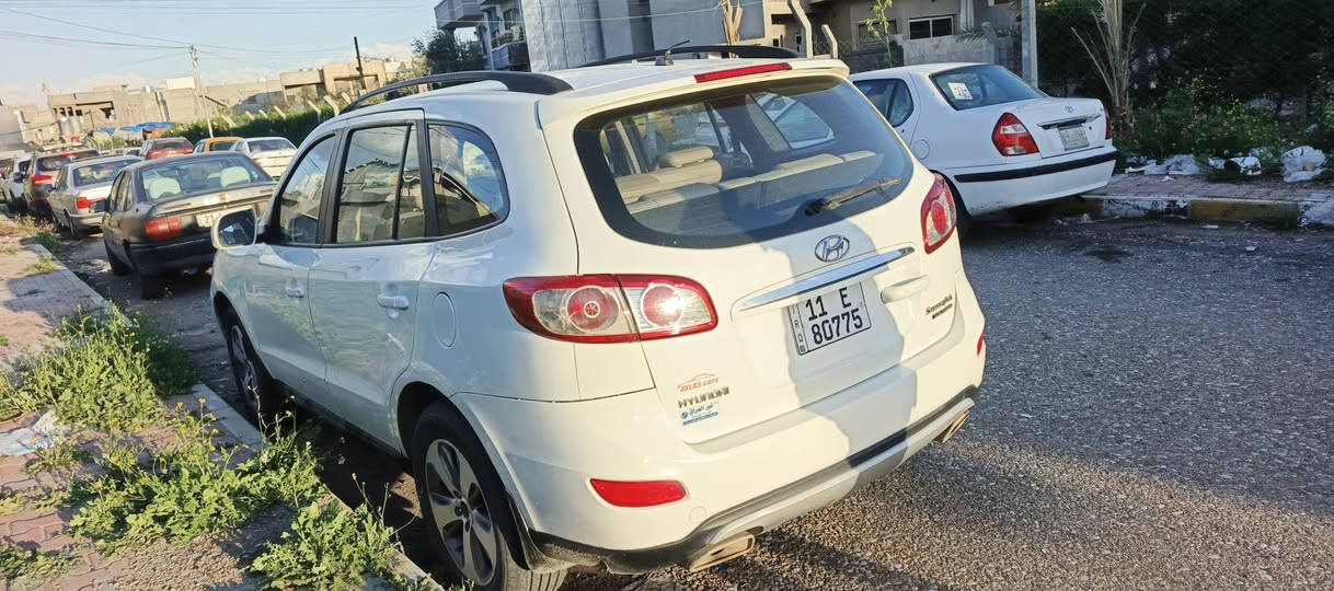 سنتافي ٢٠١٢محرك سته سبعه راكب كير مكينه شرط مامفتوح سنويه مشروع وطني تبريد شغال سياره واكعه علي قمريه سقف بدون صبغ بس تعديل بارد تكم دواخل سليمه مكفولة من امامي منل خلف سياره مصبوغ حزام سعر ١٠٥ رقم ***********
