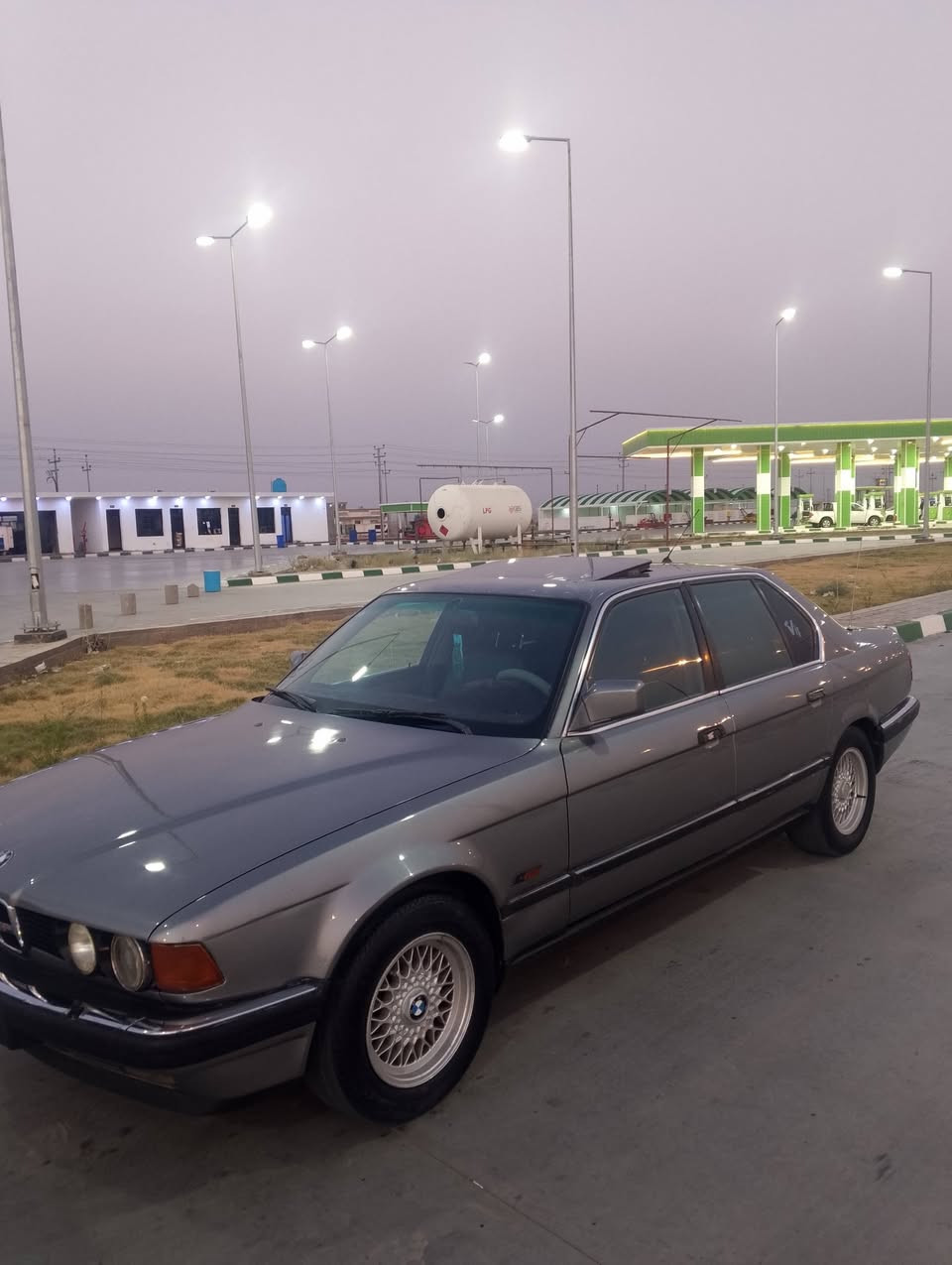 بي ام 1992
رقم بغداد الدولي 

سياره وارد ياباني 735 

فول فتحه دبل كشن كهرباء 

تبريد ثلج شرط اذا مو ابرد من لحديث مرجوعه 

سياره كير ومحرك كفاله 

سياره صبق جماليه بدون ضربه 

سياره جاهزه من كل شي نقصه بس تنوره وصطانه بس 

تخم تأير ويل كب صدر جديد 

كهرباء كله شغاله 

تحويل مباشر لا تنطي لو ربع اذا ما تحطه بسمك 

تصوير لداخل وخارج مرفق بل منشور 

سياره صفاحه موس شرط 

العنور فلوجه 

السعر 52 وبيه مجال 

***********
