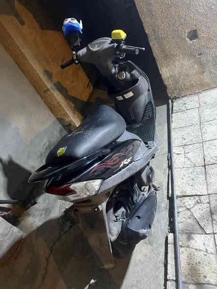 دراجة ماكس عدلة 120صارلي شهر من نزلتها من الرمبة وكلهة بلادية نكرة سلف موجود مني فيس مالتها ومكاتبة مالتها ب900وبيهة مجال للشراي مكاني بغداد الدورة متواجد واتساب وعل رقم ***********
