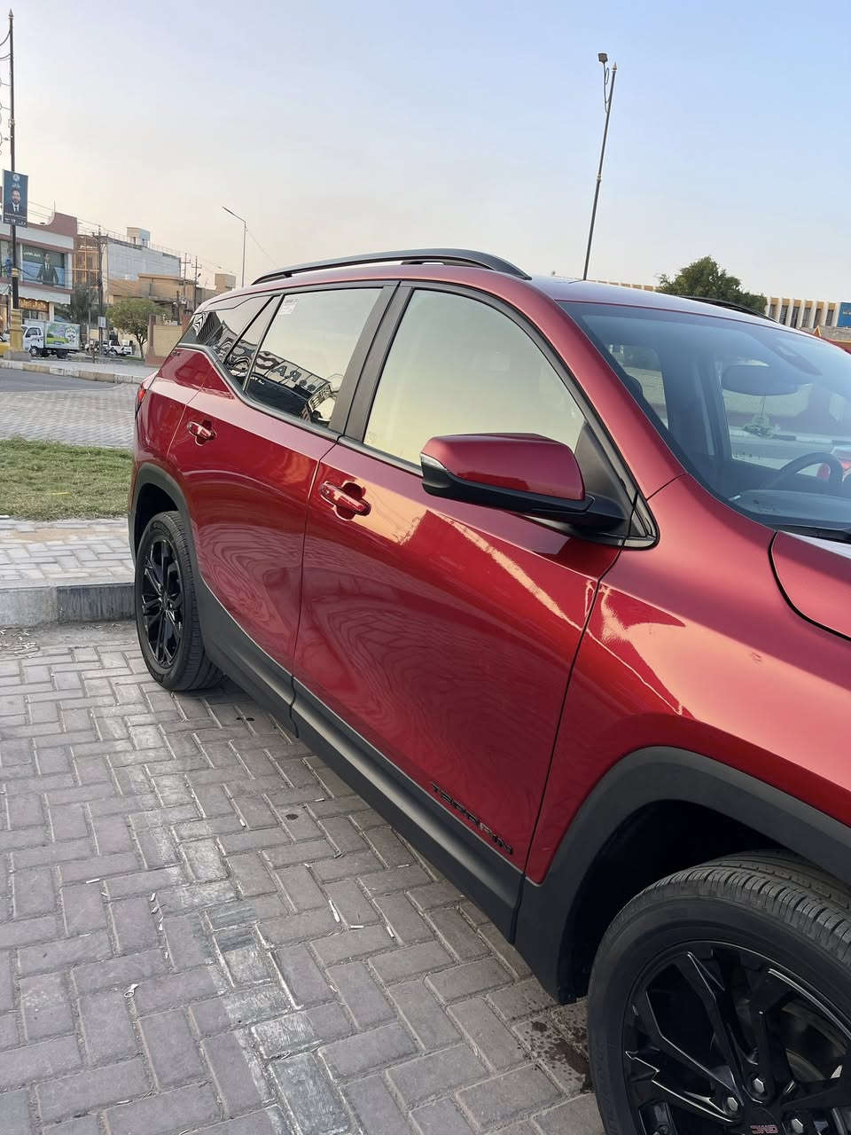 GMC TERRAIN Black TOP 2022
جي ام سي تيران بلاك توب 2022 لون احمر 
فول موصفات ماعدا الفتحة  
 كلين بدون حادث
مرقمة وجاهزة باسمي 

رادار جانبي رادار امامي 
تحديد مسار سياقة ذاتية
حساسات امامي خلفي 
محرك 15 توربو 
4ابواب بصمه 
تشغيل عن بعد 
كشنات تدفئة
كشن هزاز 
تبريد قطعتين  
كاميره دواره   
شاصي بشرط 
فقط ايرباك ستيرن
السعر 208 
للاستفسار اكثر ***********
