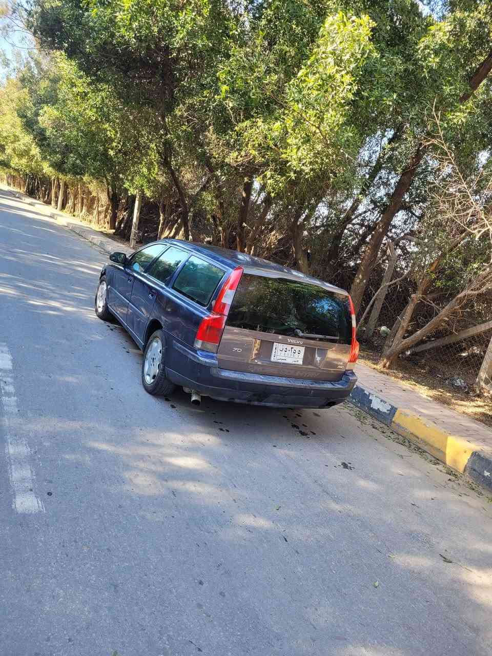 السعر 25.  العنوان نجف  شعندك مراوس نزل بل تعليق فالفو  مديل ١٠سيارة نضيفة معنة الكلمة كشر بدون صبغ مكينة بلادية حدادية تخم تاير كهربايات جاهز.    ***********
