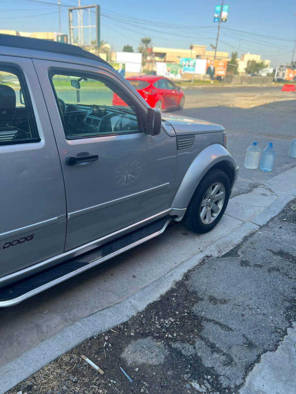 السلام عليكم شباب دوج نترو 2007السياره خير من الله مابيه نواقص رقم ربيل سنويه باسمي تاريخ انهاء الهزه2025/12/30بيه قطعه صبغ باب السايق السونر موجود السعر 80ورقه رقم الهاتف(***********)موجود واتساب ومتواجد على الفيس بغداد حي الخضراء شارع لبصره بغداد, العراق
