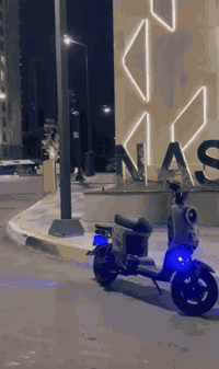 دراجه R9 البيع مستعمله بيه شويه شخوك سويج وبصمه فول مواصفات   5 باتري    12V _    32 M  من عدا هورن مابيه فياه بك R 
سعر 350 قفل 
الرقم ***********
