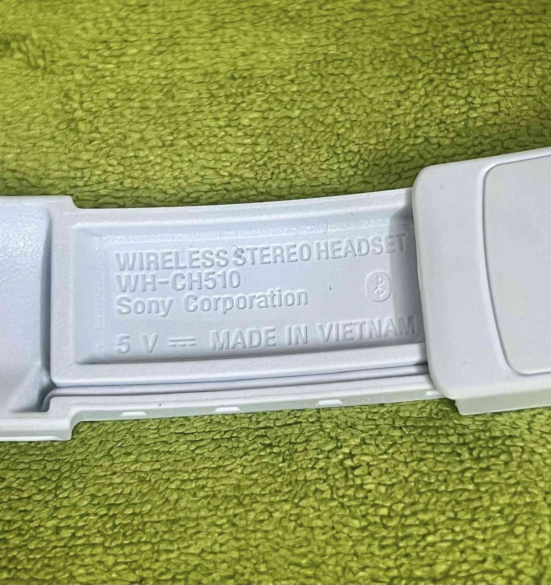 قيم سعرها وبالعافيه 
سماعة سوني طوق ،، التك الايمن متوقف لا يعمل
 فقط الايسر يعمل ،، 
متوفر توصيل لجميع المحافظات


**إذا كنت صاحب هذا الإعلان وتريد حذفه لأي سبب، رجاءا أرسل رسالة إلى الدعم الفني**