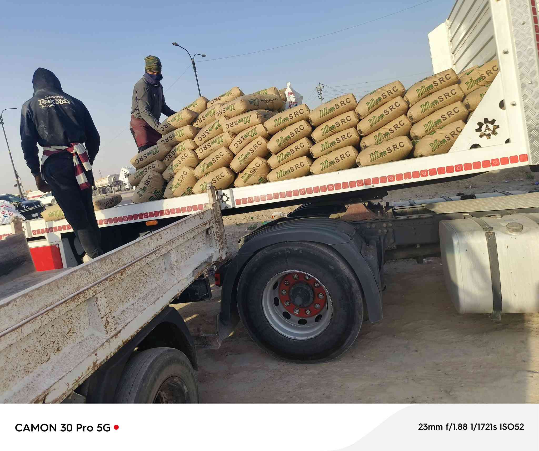 سلام عليكم مواد رخيصه جدآ رمل حصو سبنت جص كلشي موجود يحب يتصل ***********
