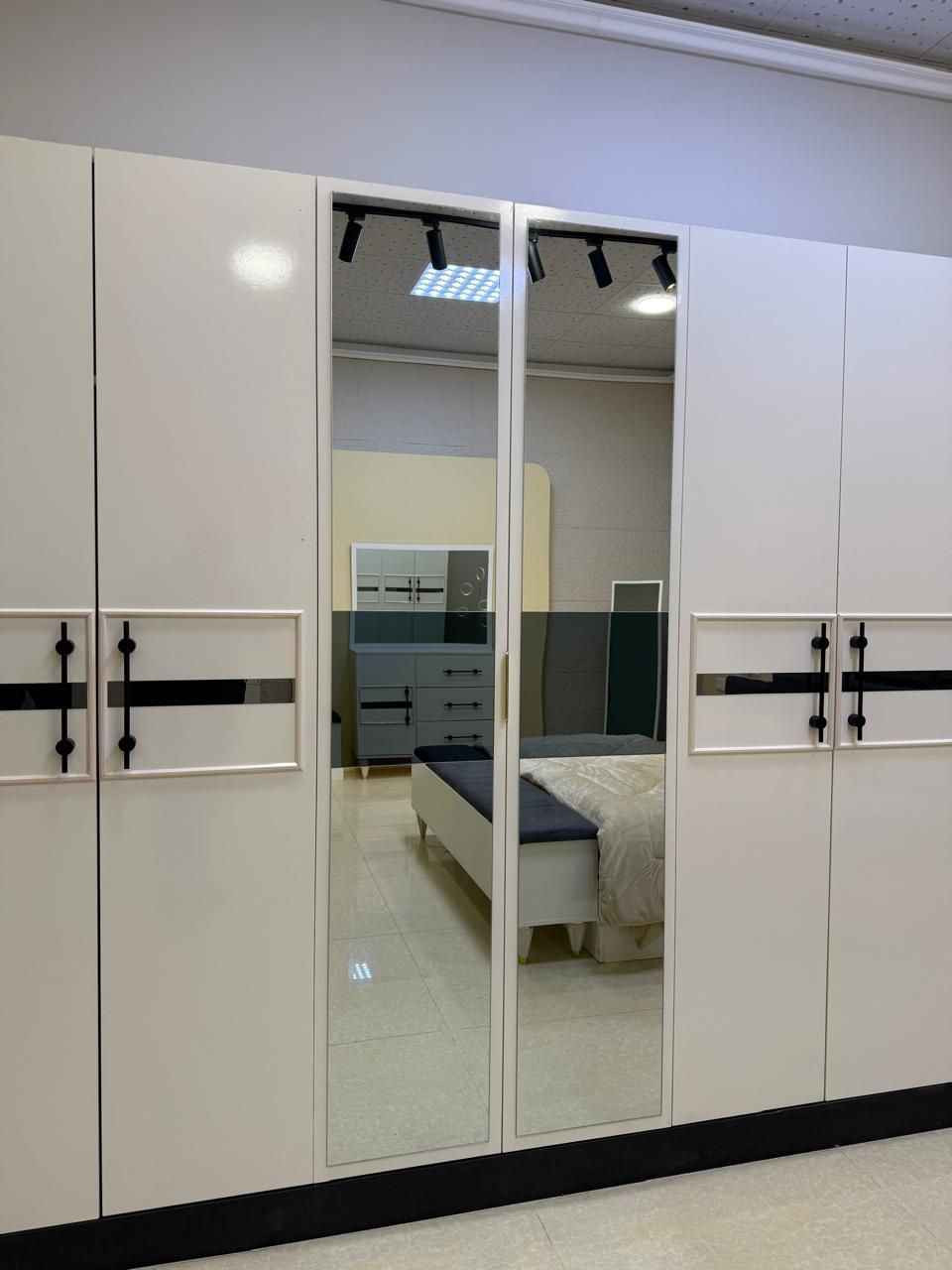 غرفة نوم نورين ابواب🩷 
7 قطع معمل اصلي درجة اولى📢

السعر 925 الف دينار 

نفس الصورة بالضبط💯
ابواب الوسط المنيوم 
انارة لد بالكنتور 
برغي وجوي حديد
سرير جك خزان 
نرمايد هيدروليك 
سكك ثلاث مراحل  
متوفرة بلون كريمي
كنتور 6 باب قياس 225سم✅
ملحق كنتور 2 باب 75سم✅
سرير 180*200✅
كومديات عدد 2✅
ميز تواليت✅
مراة قيافه✅

يتوفر توصيل بغداد والمحافظات 🩷 بغداد, العراق


**إذا كنت صاحب هذا الإعلان وتريد حذفه لأي سبب، رجاءا أرسل رسالة إلى الدعم الفني**