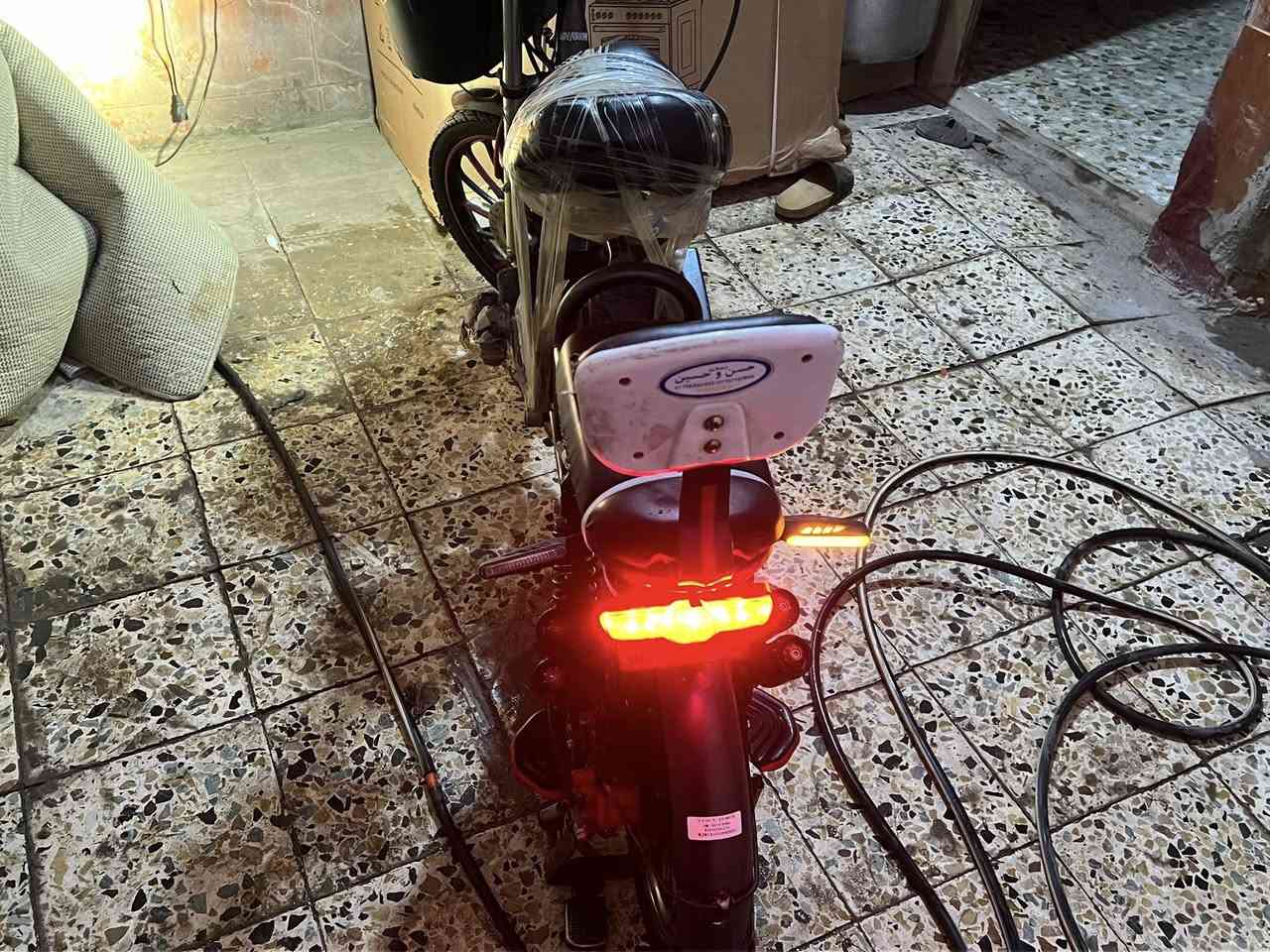 سلام وعليكم
دراجه شحن للبيع جديده اي نقص ما بيها بيها سويجين عادي وريمونت وتشتغل عن بعد 
المكان : بغداد 
السعر: خاص 
الرقم؛ ***********
