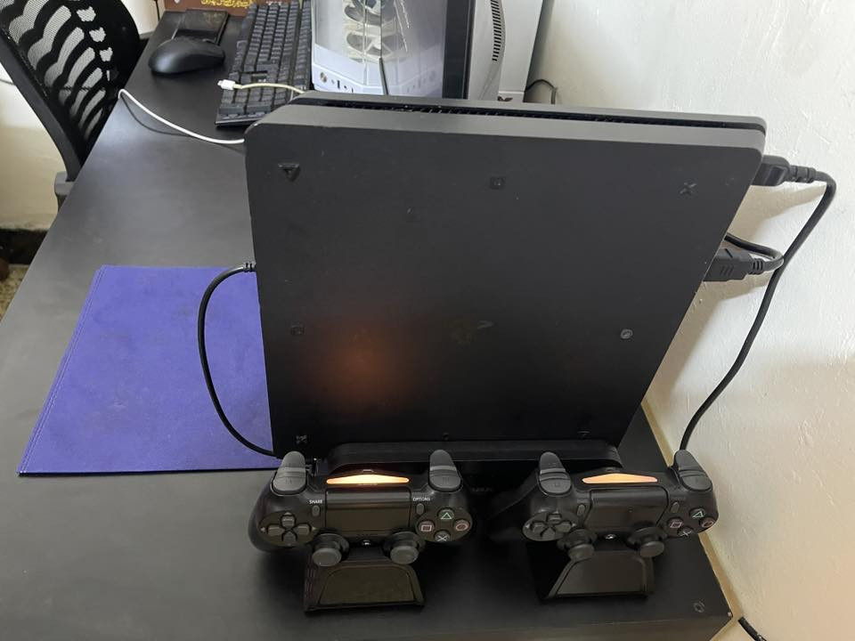 السلام عليكم حياهم الله
بلي 4 اولاين للبيع فقط
مساحه 500
ويا قرصين كراند + ردد ردبشن تو 
ملاحضه واحد من اقراص ردد مكسور 
البلي ويا يدتين اصليات وقاعده تهوية للبلي
مفتوح تنضيف فقط تجي يمي للبيت تلعب بي وتكلبه وتشوف ادائه يلا تاخذه 
مكاني بغداد السيديه متواجد خاص
سعره 270 بي مجال بسيط للطيبين وتحياتي للجميع


**إذا كنت صاحب هذا الإعلان وتريد حذفه لأي سبب، رجاءا أرسل رسالة إلى الدعم الفني**