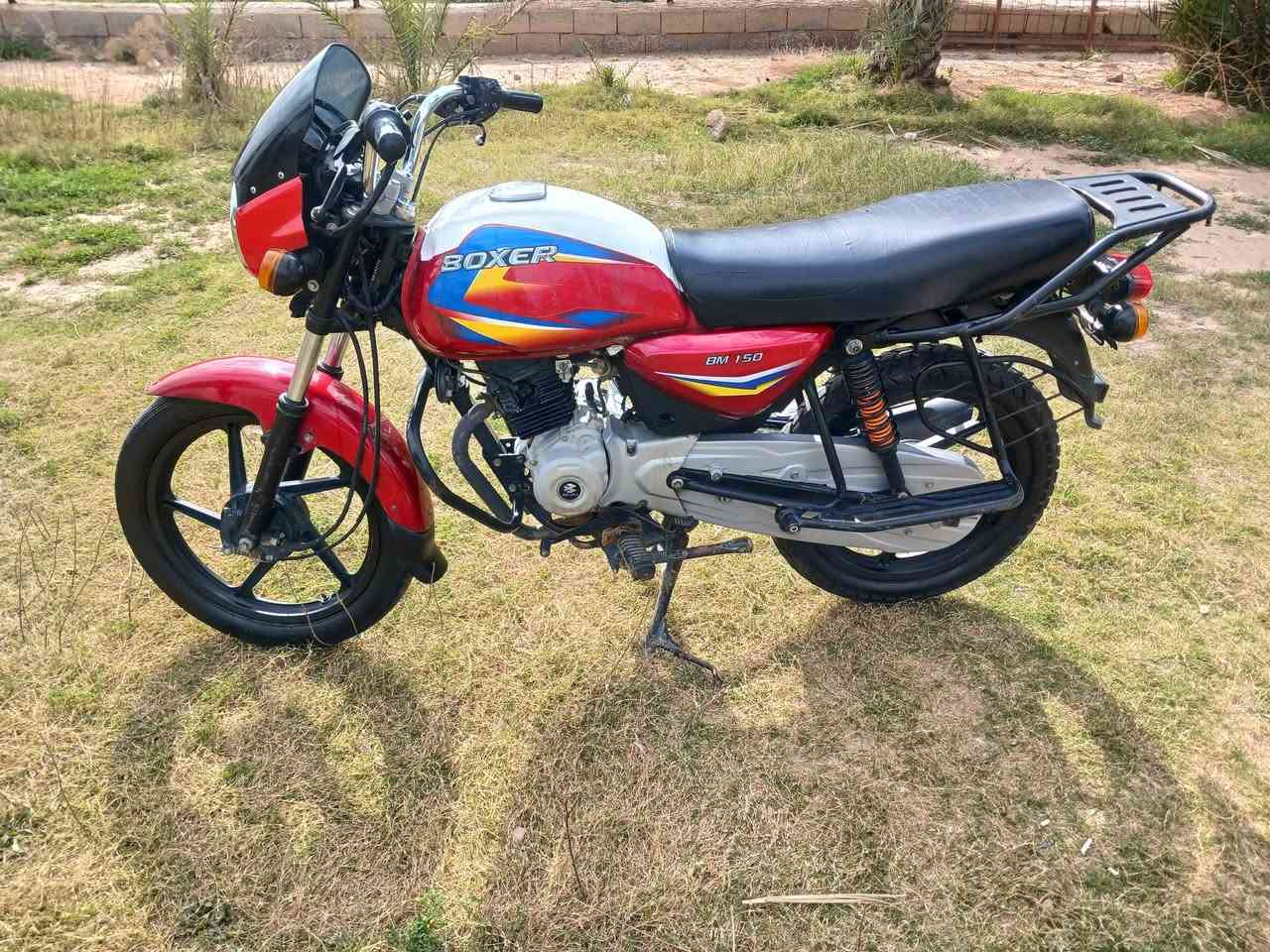 بوكسر مديل 21 اوراق كامله 
مكينه شركه مابيها نقص فقط نقص اشاره 
مكاني ديالى مندلي جسر النفط 
السعر 850 وبيها مجال قليل
***********
