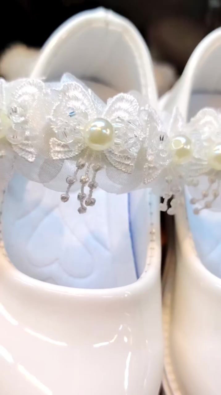 القياسات 20&36
داخل محل احذيه الندى عنوان المحل موصل دوره الزنجلي مجاور مرطبات شروق #موصل #الزنجلي
 #الجانب_الايمن  @أبرز المعجبين


**إذا كنت صاحب هذا الإعلان وتريد حذفه لأي سبب، رجاءا أرسل رسالة إلى الدعم الفني**