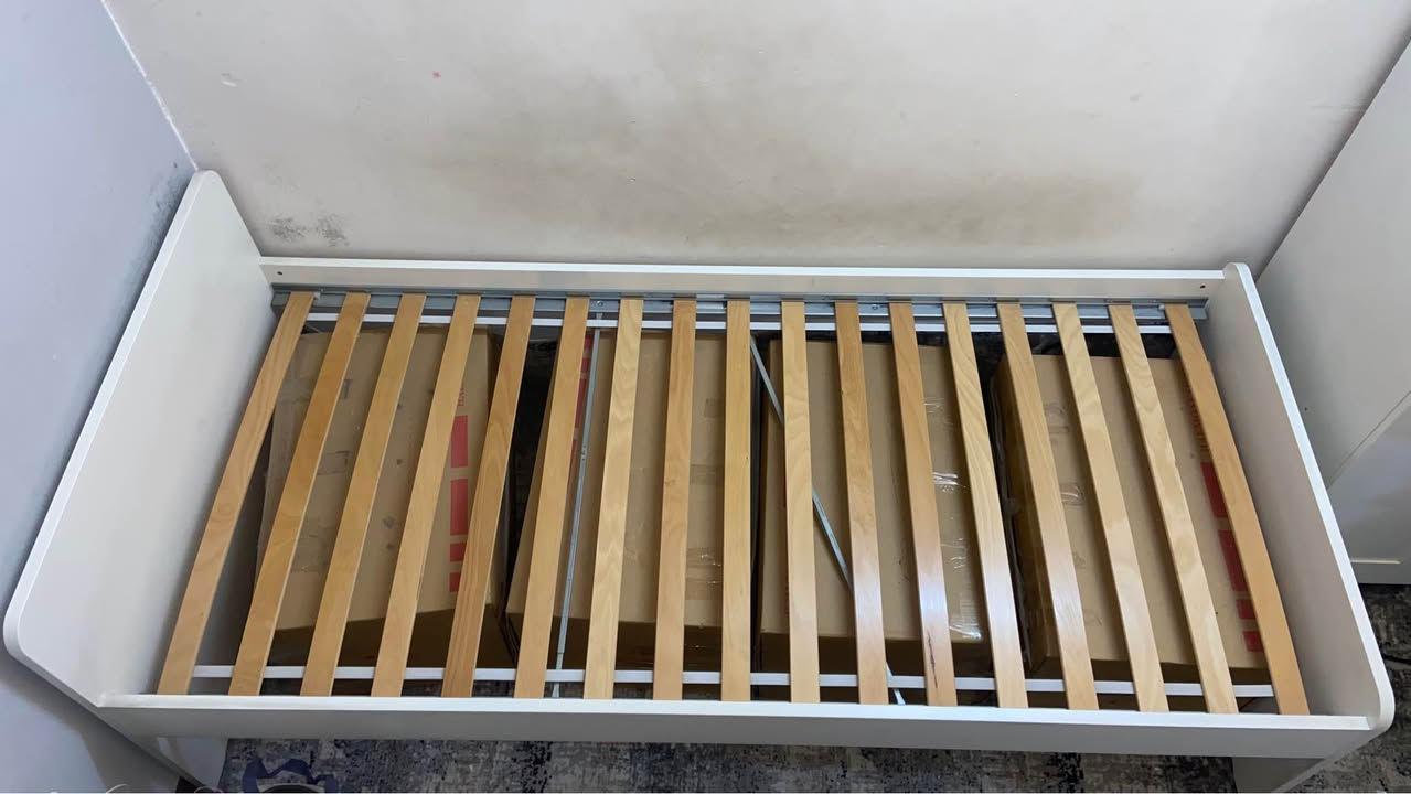 سیسەمی یەك کەسی (ئیکیا) بۆ فرۆشتن

سیسەمەکە یەك کەسیە هی (ئیکیا) ـە ساڵێك نابێت کڕدراوە کەم بەکارهاتووە، زۆر جوان و پاكە شکاوی و درز و شوختی پێوە نیە و هیچ کێشەیەکی نیە بەشەرت ماڵی دۆستە وەکو لەوێنەکانا دیارە

قیاسی سیەم
بەرزی= ٥٥سم
پانی= ١ مەتر
درێژی= ٢ مەتر و ٥ سم

بۆ زانینی نرخ و مامەڵەکردنی = نامە بنێرە 💬
شوێن: سلێمانی السليمانية, العراق


**إذا كنت صاحب هذا الإعلان وتريد حذفه لأي سبب، رجاءا أرسل رسالة إلى الدعم الفني**