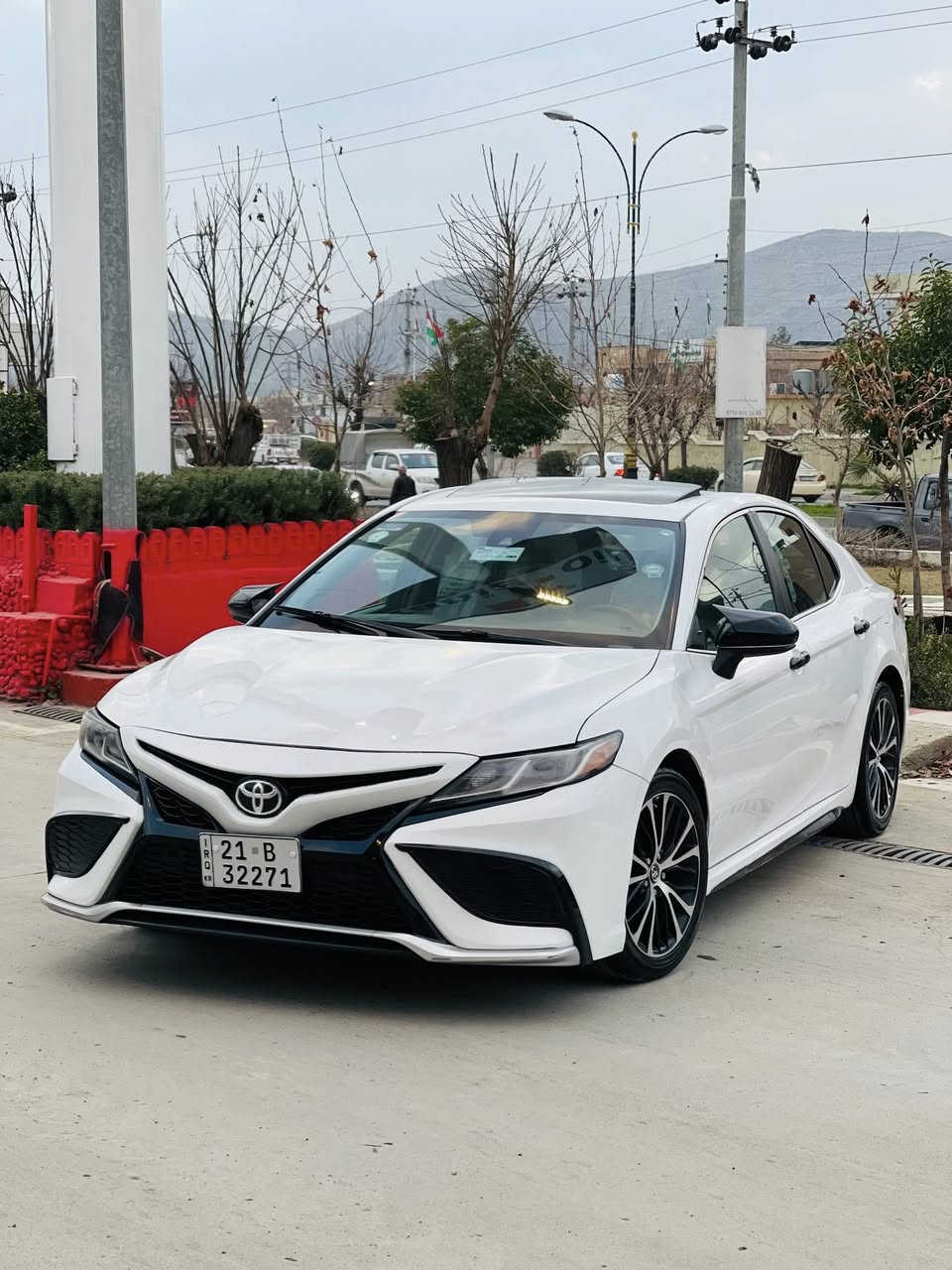 تویوتا کامری ٢٠١٨ se سلایت ئەمریکی 
سەیارەکە زۆر جوان و تازە ماوەتەوە 
سلایت 
سێ گێر گێر لە سوکان 
رادار ، کامێرا ، حاسە 
شاشە گەورە ، سوکان ڤۆلیۆم 
تەنها بۆنیت بۆیاخە 
گێر و مەکینە بەشەرت نەکراوەتەوە 
‏١٠٠ mile رۆیشتووە 
سەنەوی تا ٢٠٣٠ تازەیە  
ناونیشان رانیە 
رسمی دەعمەکەی دانراوە 

نرخی ١٧٨ گەلا و کەمێک مەجال 
***********
***********
