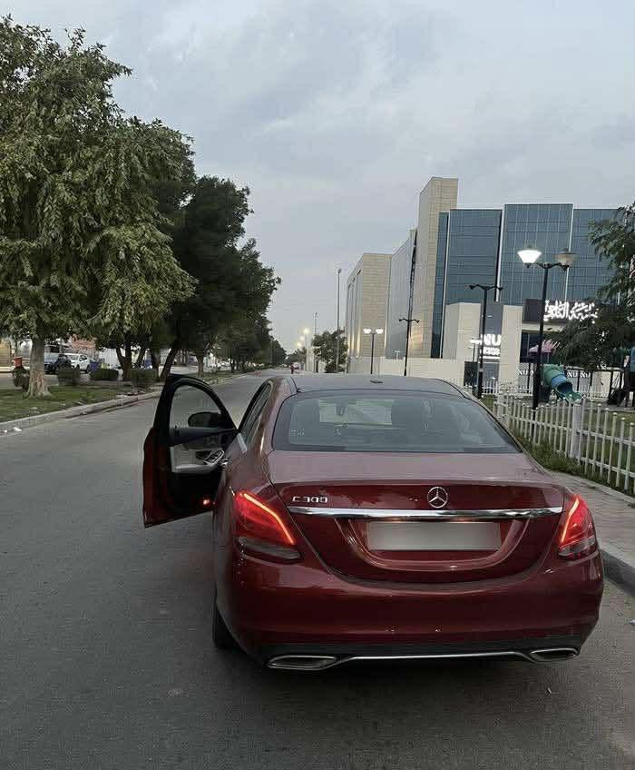 مارسيدس 2016 السعر182 بغداد مدينه الصدر رقم***********
