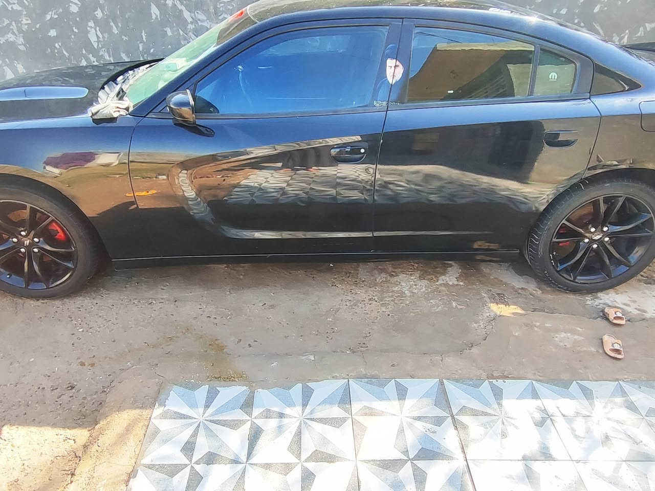 سلام عليكم شباب عندي ويل 20 اصلي لاعواج ولاكسر تايرات  نضيفه رايد ويل 18 مراوس مكاني بابل جبله *********** تصال
