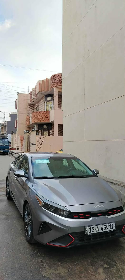 السلام عليكم
كيا فورتي 
موديل 2023
محرك وكير شرط ما مفتوح 
مواصفات نص فول 
ماشيه 52 mi
الضرر بيها 3قطع 
ومكانين بارد بدون داخل 
شرط التحويل السياره بأسمنا 
السعر 143 وبيها مجال شي قليل 
للاستفسار ***********
***********
