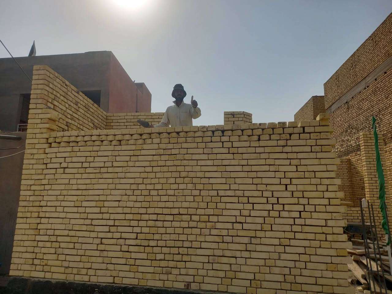 اللهم صل ع محمد وال محمد تم هذا البناء مواد وعمل بناء ابيوت هياكل وهذا رقمي ***********
