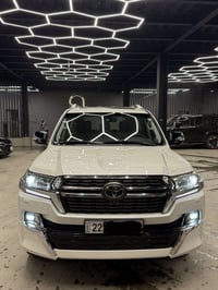 لاندكروز VXS White edition 2017 فول مواصفات  90km كشنات جلد قرميدي  تب...