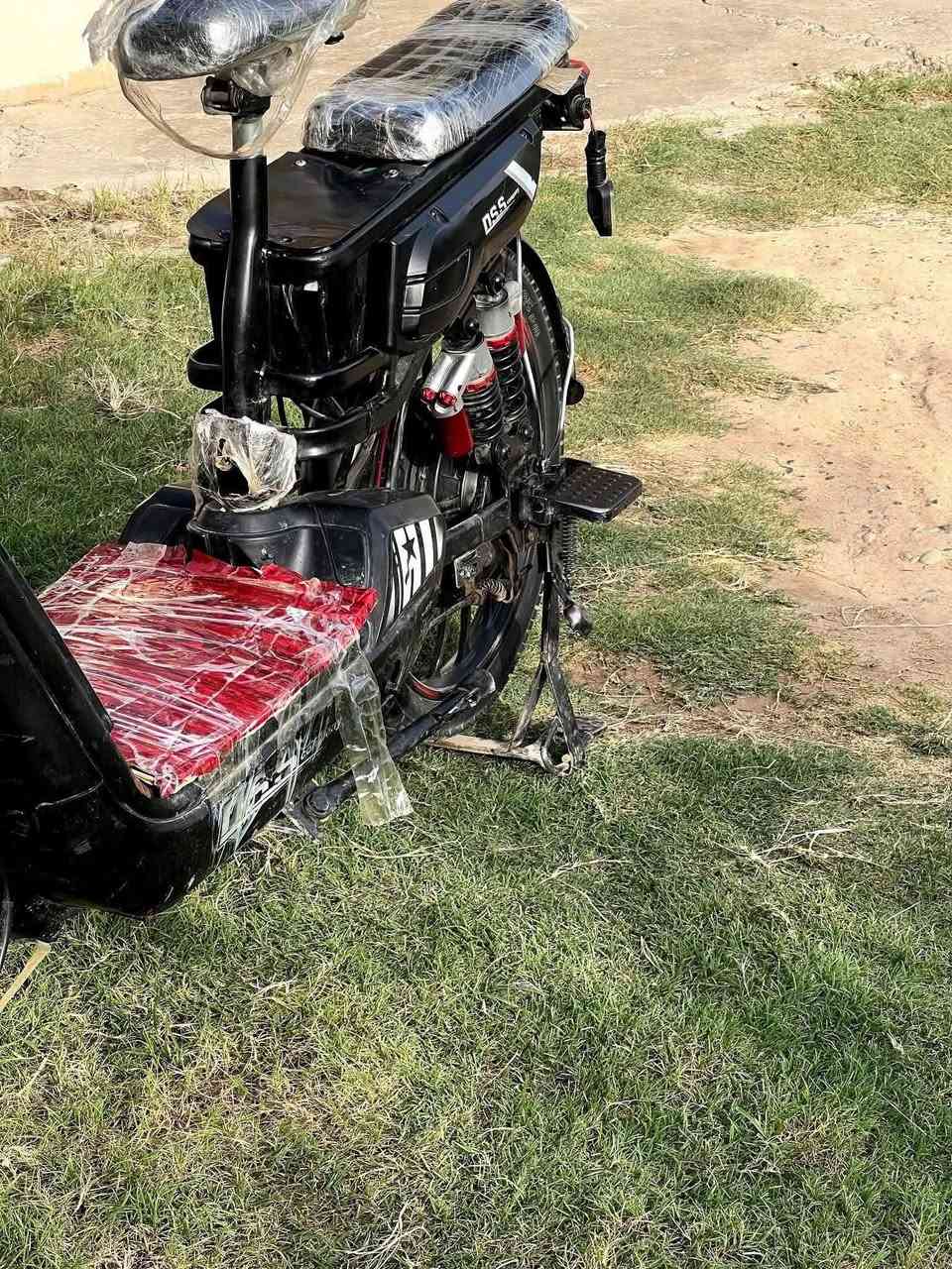 عاده نشر
السلام عليكم
بوسكل شحن لل بيع
5 باتريات بدلت 4 وضل واحد
حجم 22
نضيف
يعوزو ملاحضات.دبل ما يشتقل الجدام 
لل بيع ١٢٥قفل  ملاحضه ابيع فحم***********
