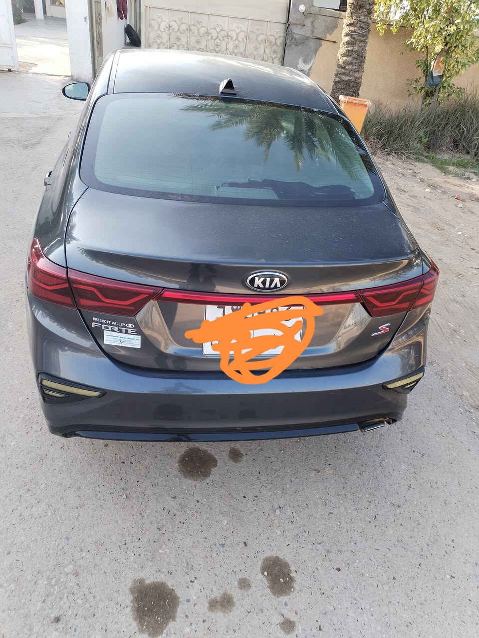 السلام عليكم كيا فورتي موديل 2019 وارد امريكي فقط بارد في باب السائق  والباب الخلفي جهة السائق ماشيه 80mi العنوان بغداد بسمايه *********** السعر 123
