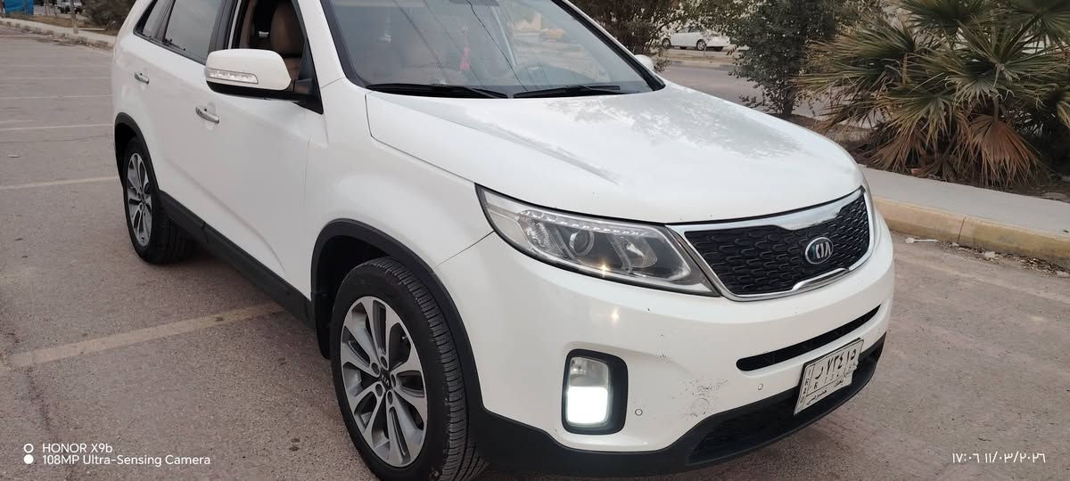 السلام عليكم سورنتو 2015 محرك 6 لافتح ولاصوت ولا بخار 
للبيع او مراوس حسب القناعه سياره جديده معنى الكلمه مكفول من الصبغ والبارد والتبديل 
فقط هذا شخط بسيط خباثه والسونار موجود بالمنشور خليجي شرط السونار بصمه رقم بغداد سعر175بي مجال بسبط 
مكاني واسط عزيزيه ***********
*********** الصويرة, واسط
