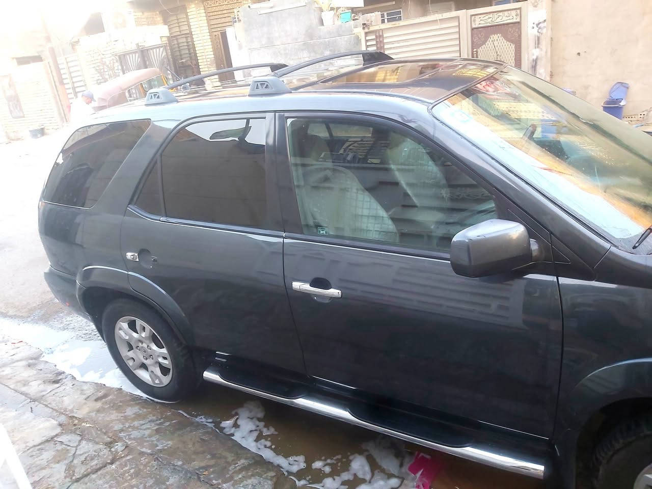 سلام عليكم سياره هونداي ياباني ٧راكب بيها بابين صبغ فقط موديل ٢٠٠٤ سعر ٩٠ بيه مجال مكان بغداد كماليه ***********
