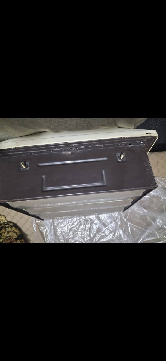 بسم الله الرحمن الرحيم
ساحبة مطبخ ناشونال ياباني استعمال قليل جدا نظافة عالية جدا جديدة  شغالة شغلها ناعم سحب ودفع استيراد المنشأة العامة التجارية العراقية السعر خاص يوجد توصيل العنوان بغداد البلديات


**إذا كنت صاحب هذا الإعلان وتريد حذفه لأي سبب، رجاءا أرسل رسالة إلى الدعم الفني**